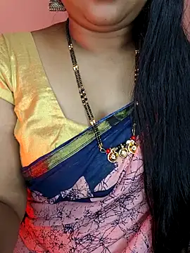 Divya_gowda_143's cam snapshot