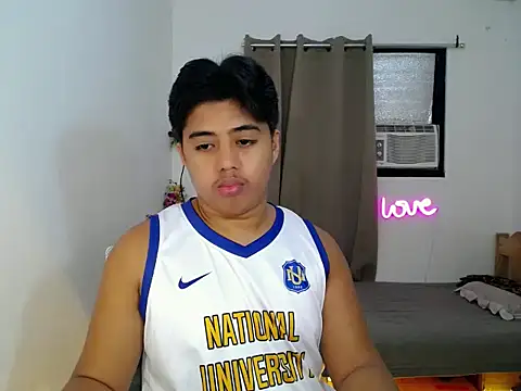 Hugecock2hundle_intown's cam snapshot