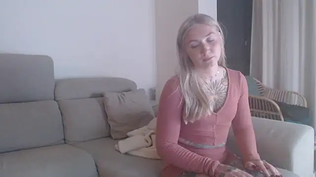 tattoobbgirl's cam snapshot