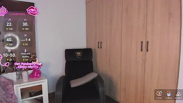 Cloee_Rainbow1's cam snapshot