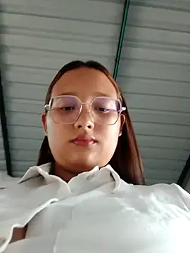 young_dairy01's cam snapshot