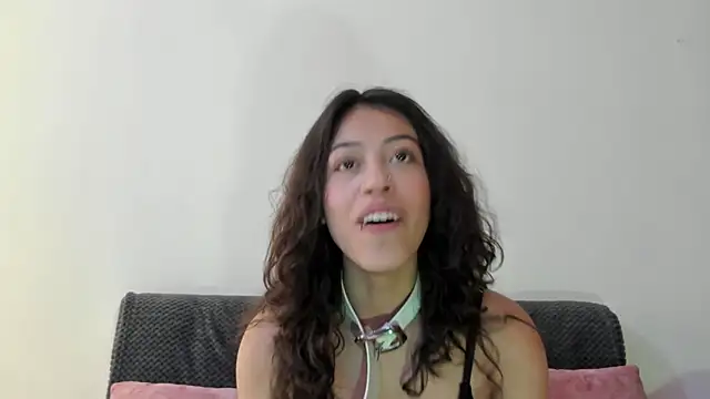 emily_jonessxx's cam snapshot