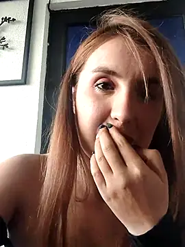 Alyah_1-2's cam snapshot