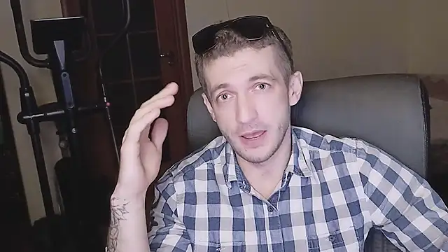 333Alone_in_theDark777's cam snapshot