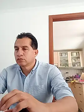 ChrisFloresP's cam snapshot