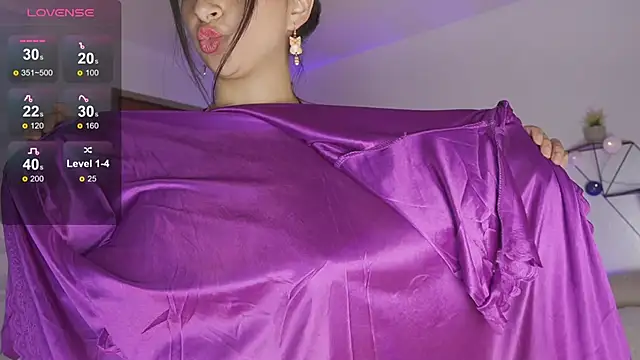 Enola_Holmes_'s cam snapshot