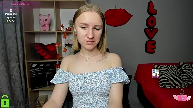 BeautyBlondy's cam snapshot