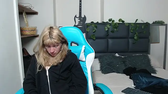 Amnesia_'s cam snapshot