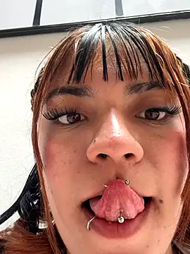 angie_rousse_'s cam snapshot