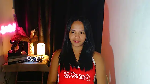 Lorainnelustts live sex cam