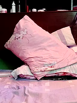 QueenSoreal live sex cam