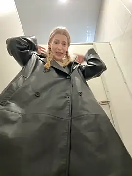 kira_mia live sex cam