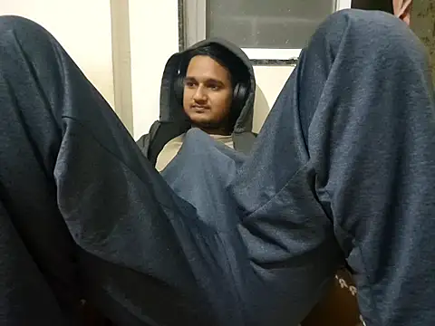 young-hairy-jon's cam snapshot