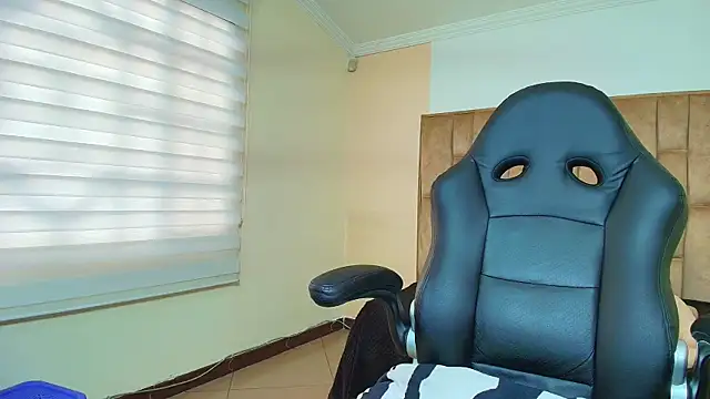 Naughty_Kittenm live sex cam