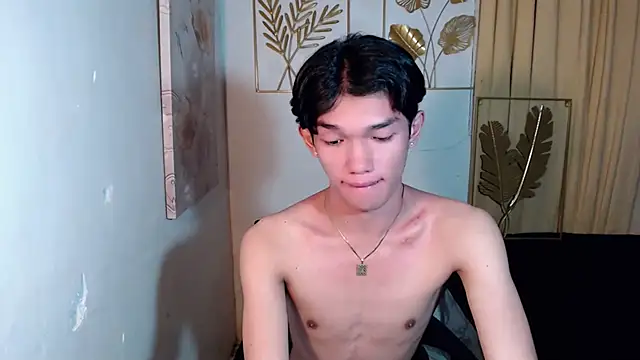 urasian_john18 live sex cam