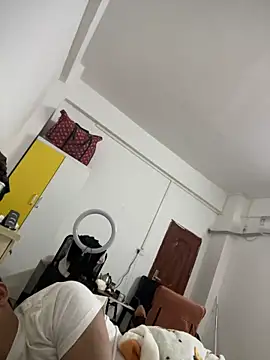 yiyi0316's cam snapshot