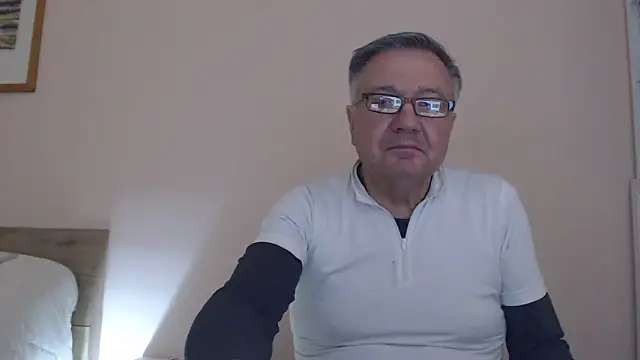 YOU6me's cam snapshot