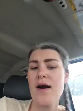 Lilmissvyx live sex cam