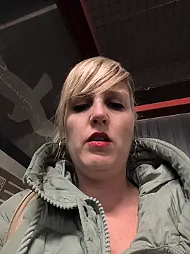 Sexybiene969 live sex cam