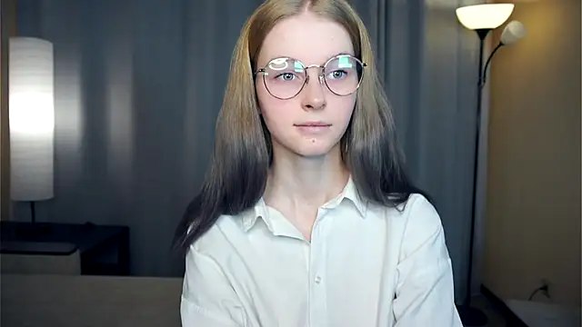 ToyaPletz live sex cam