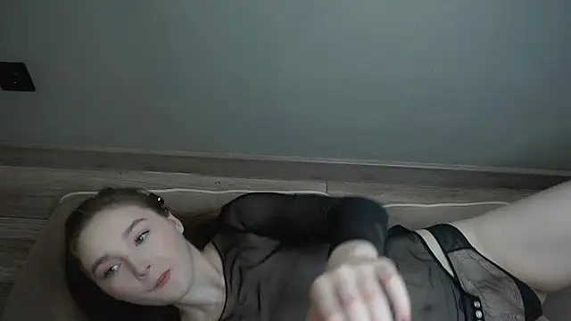 Eliravelvet's cam snapshot