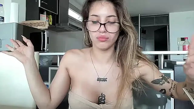 Lolykush's cam snapshot