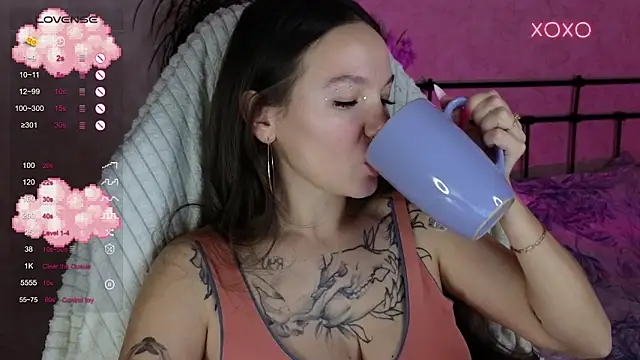 lil_luna_x's cam snapshot