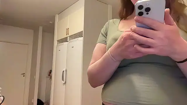 cumwithmee3 live sex cam