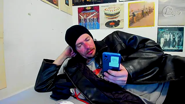 cloudyystar666's cam snapshot