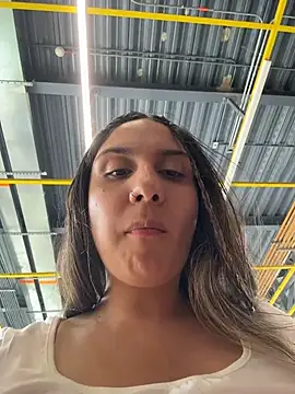 sarah_honey__ live sex cam