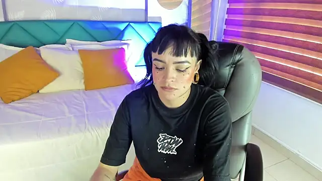 Antonela_vargas's cam snapshot