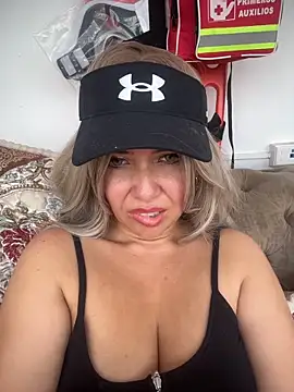 IsaSantoDomingo's cam snapshot