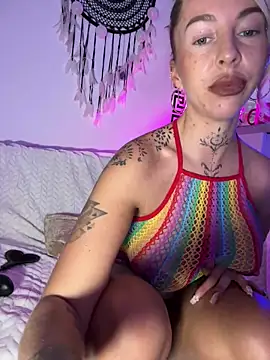 CheekyChels's cam snapshot