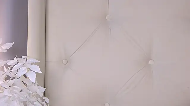 ur_wet_dreams__'s cam snapshot