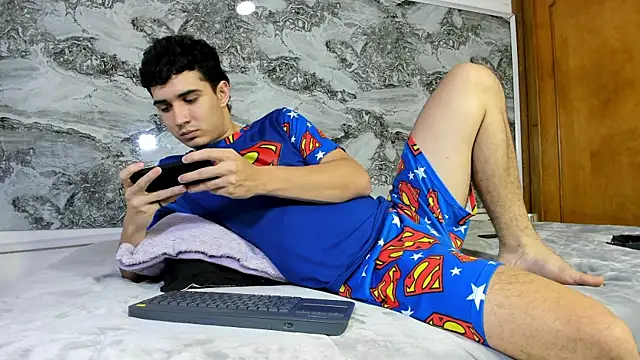 alejo_gray's cam snapshot