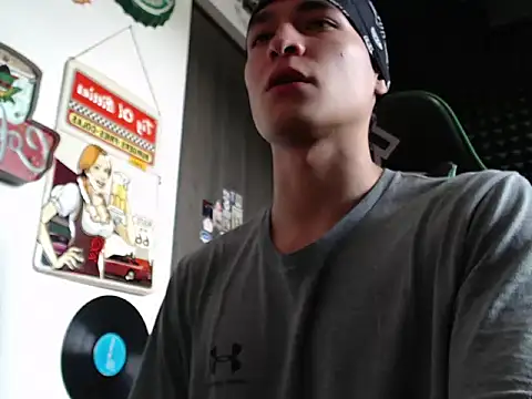 Mr_Lollipop77's cam snapshot