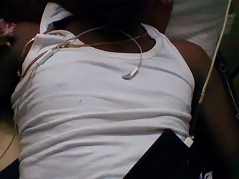 bas1cooks's cam snapshot