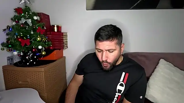 Gold_Alpha_Boy's cam snapshot