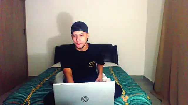 bladetrinityn's cam snapshot