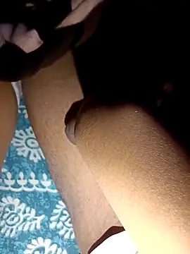 Hotdesicpl's cam snapshot