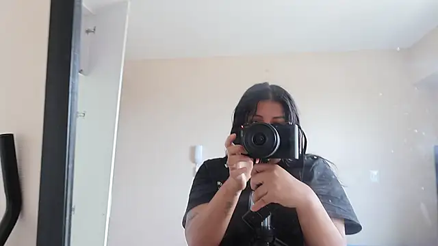 Karla_Stein2025's cam snapshot