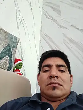 latino17's cam snapshot