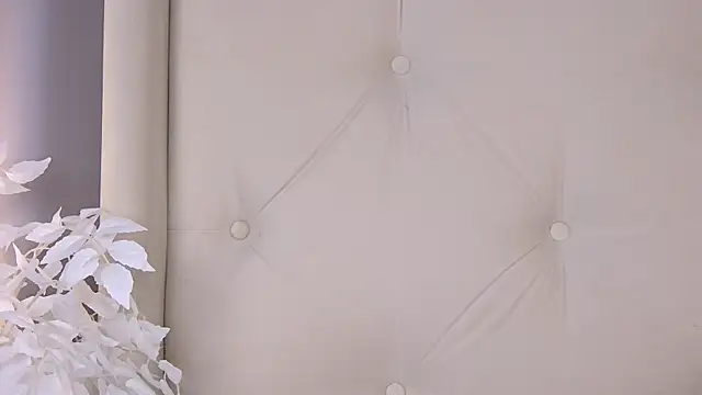 ur_wet_dreams__'s cam snapshot