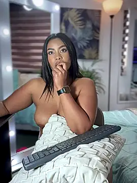 _caroline_jackson_'s cam snapshot