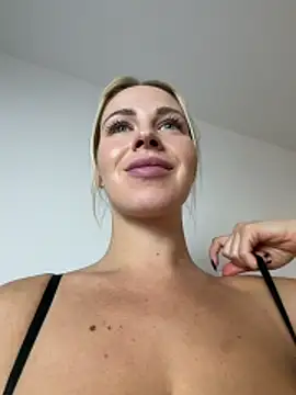 streetdoll's cam snapshot