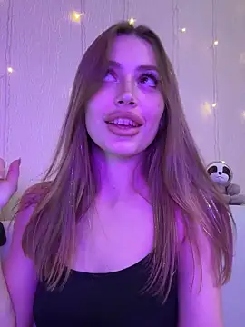 Elizabeth_Tay's cam snapshot