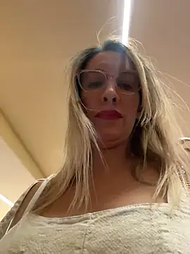 Gatitacarlita's cam snapshot