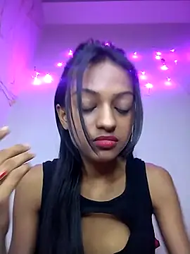 Your-Kitkat live sex cam