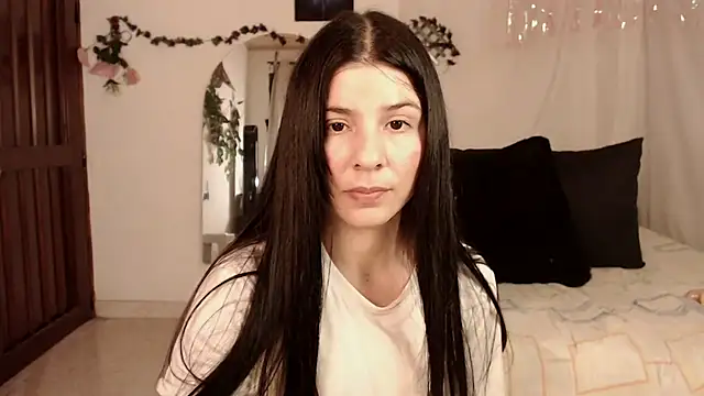 Estefani_32's cam snapshot