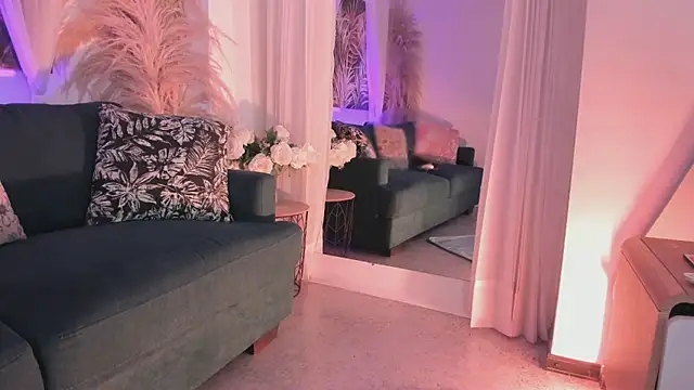 Nicolle_W's cam snapshot